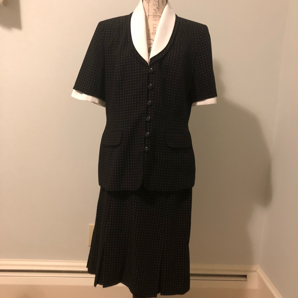 Saghabor suit
